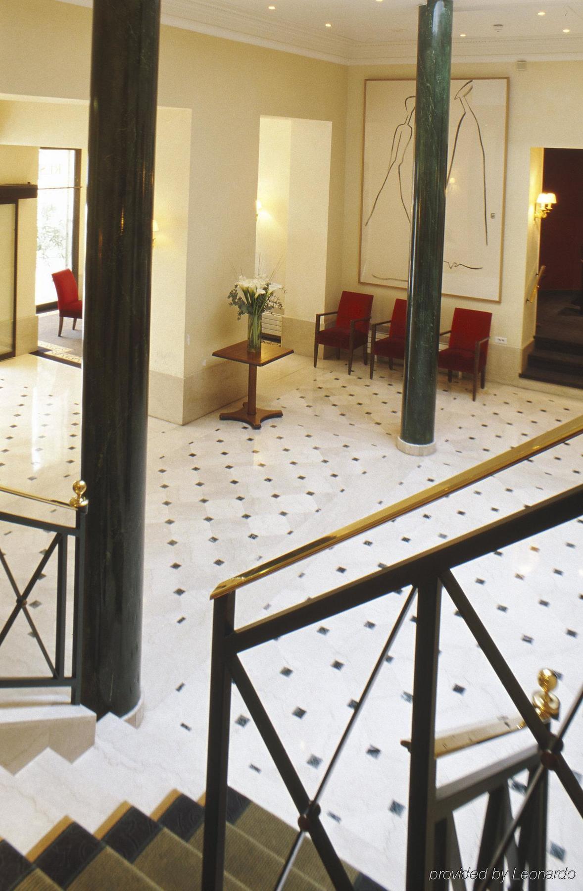 Hotel Restaurant Napoleon Фонтенбло Интерьер фото