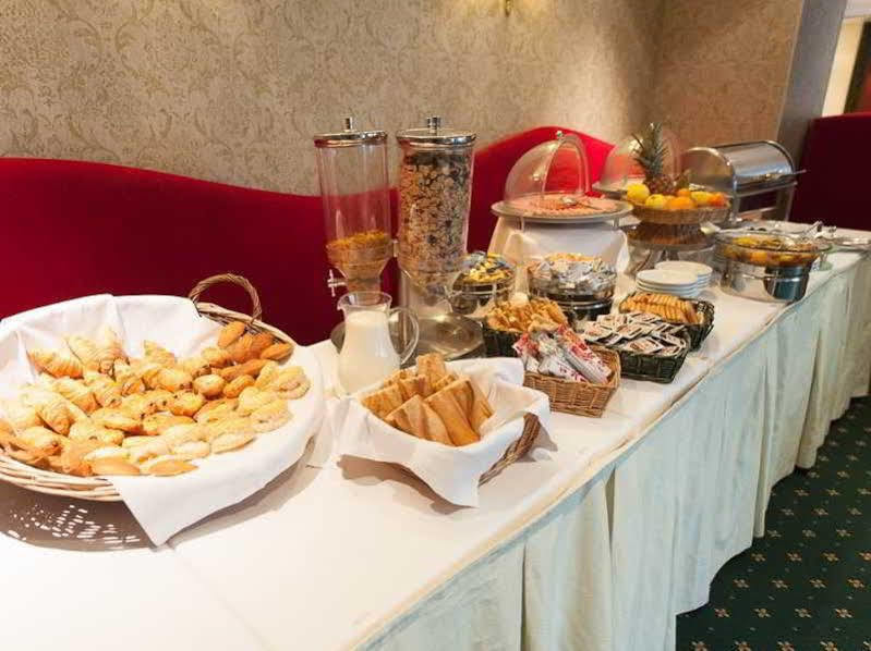 Hotel Restaurant Napoleon Фонтенбло Экстерьер фото