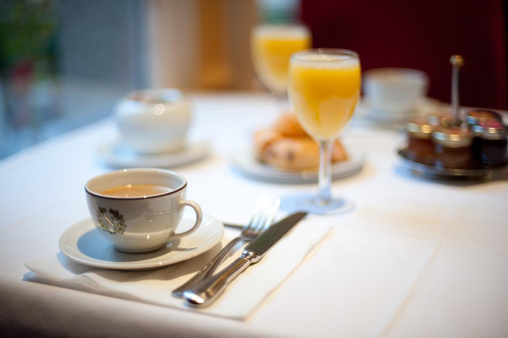 Hotel Restaurant Napoleon Фонтенбло Экстерьер фото